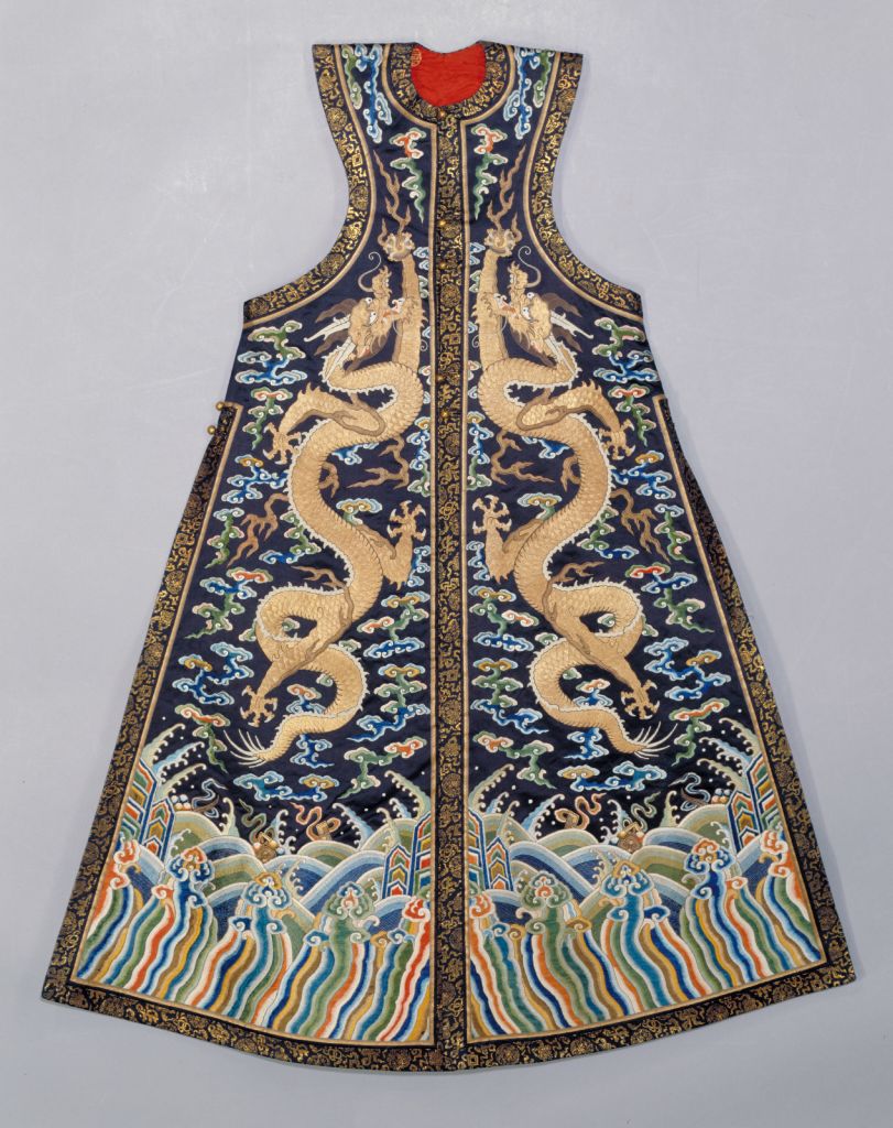 图片[1]-Stone Blue Satin Flat Gold Colorful Embroidery Golden Dragon Pattern Gown-China Archive